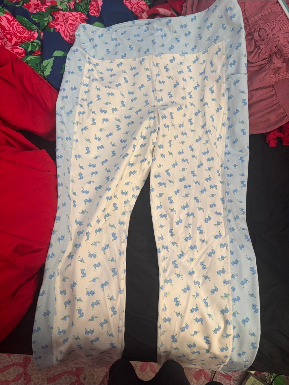 Shabby Chic Light Blue Floral leggings